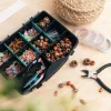 Organizator piese mici Navaris, 19x15x4 cm, separatoare reglabile, 4 cleme, transparent, plastic
