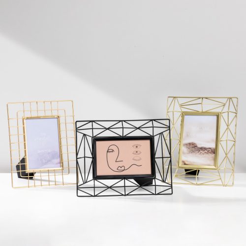 Rama foto metalica Navaris, 24x19 cm, design 3D, pentru poze 10x15, auriu, MDF/sticla/metal