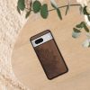 Kwmobile калъф за Google Pixel 8, кафяв, дърво/силикон, 61875.01